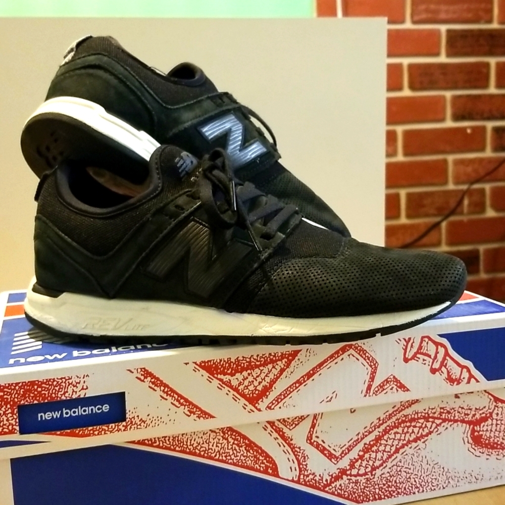 New Balance 247 Shoes